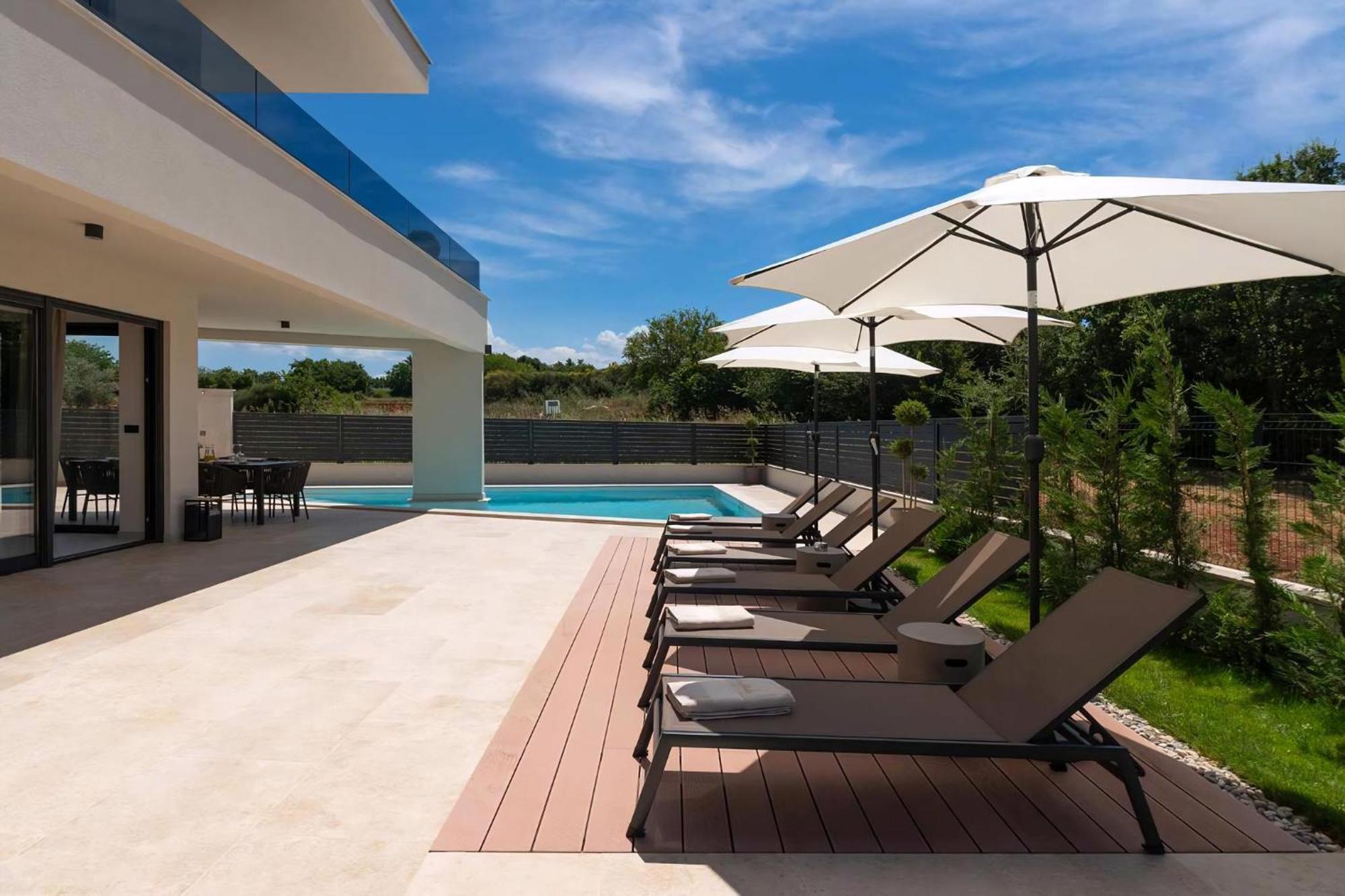 Luxurioese Villa Perla Mit Pool Und Jacuzzi Пореч Экстерьер фото