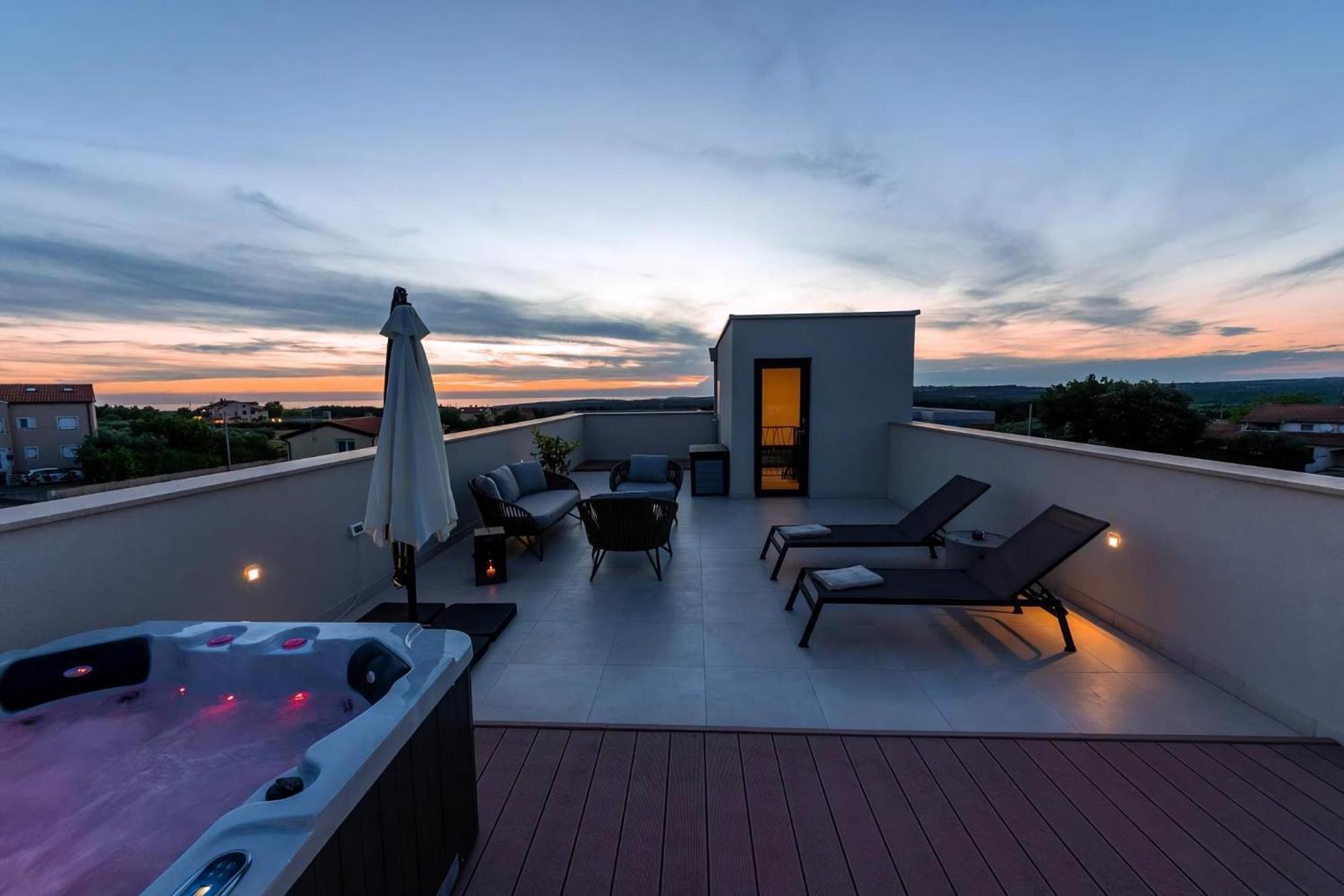 Luxurioese Villa Perla Mit Pool Und Jacuzzi Пореч Экстерьер фото